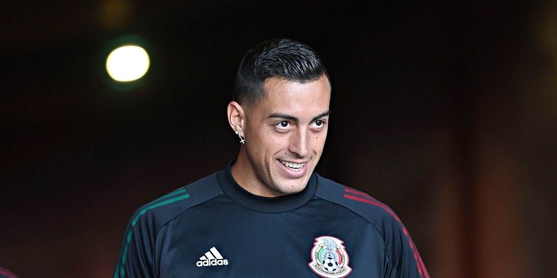 Rogelio Funes Mori antes de un entrenamiento con la Selección Mexicana.