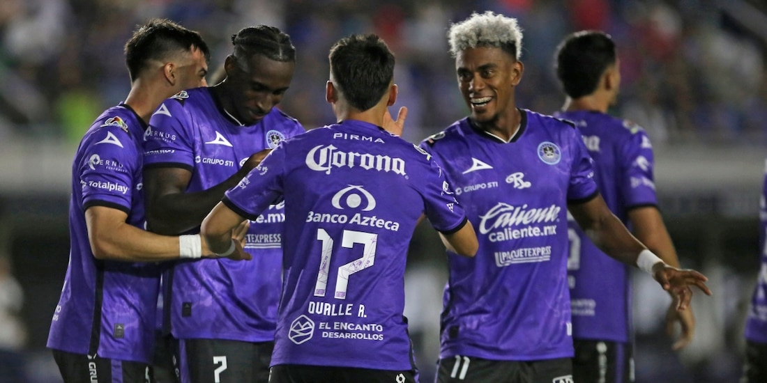 Jugadores del Mazatlán en un duelo del Clausura 2026 de la Liga MX