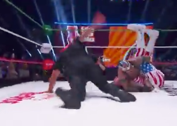 Penta Zero Miedo ayudó a Rey Mysterio y a Rey Fénix a ganar la lucha estelar de Guerra de Titanes AAA.