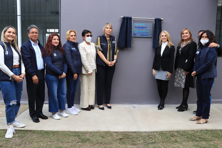 Huixquilucan inaugura preparatoria para combatir rezago y deserción escolar.