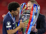 Marquinhos recibe el trofeo de la Champions para el PSG, el segundo en la historia para el club de Francia