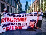Juanita la madre del niño Dylan de dos años de edad desaparecido el 30 de junio en San Cristobal de las Casas, Chiapas, se manifestó de manera pacifica frente a Palacio Nacional por la calle Moneda para pedir ser recibida por Andrés Manuel López Obrador.