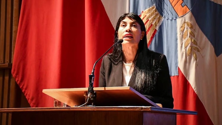 Primera mujer mapuche en ejercer el cargo de ministra en la historia de Chile
