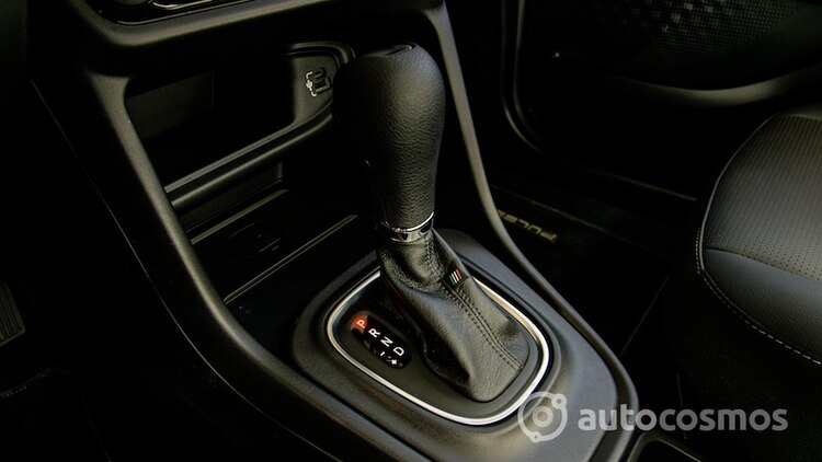 Cuenta con frenado automático de emergencia.