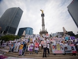 Aspecto de una marcha contra las desapariciones en la zona Centro de CDMX.