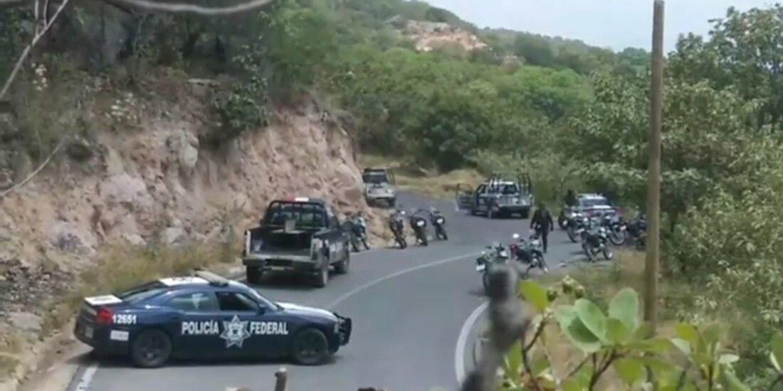 Policías federales y estatales ya realizan un operativo para dar con los responsables.