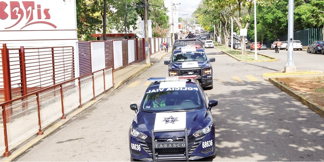 UN CONVOY de fuerzas estatales en Villahermosa, el 27 de marzo pasado.