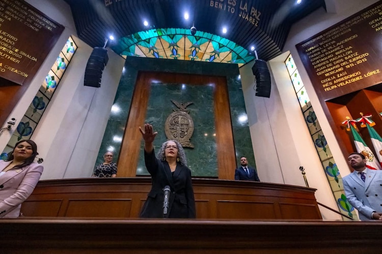 Graciela Domínguez asumió como gobernadora interina de Sinaloa.