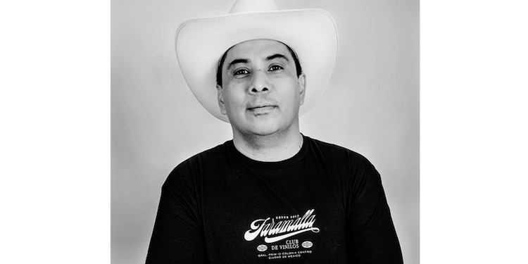 CARLOS VELÁZQUEZ