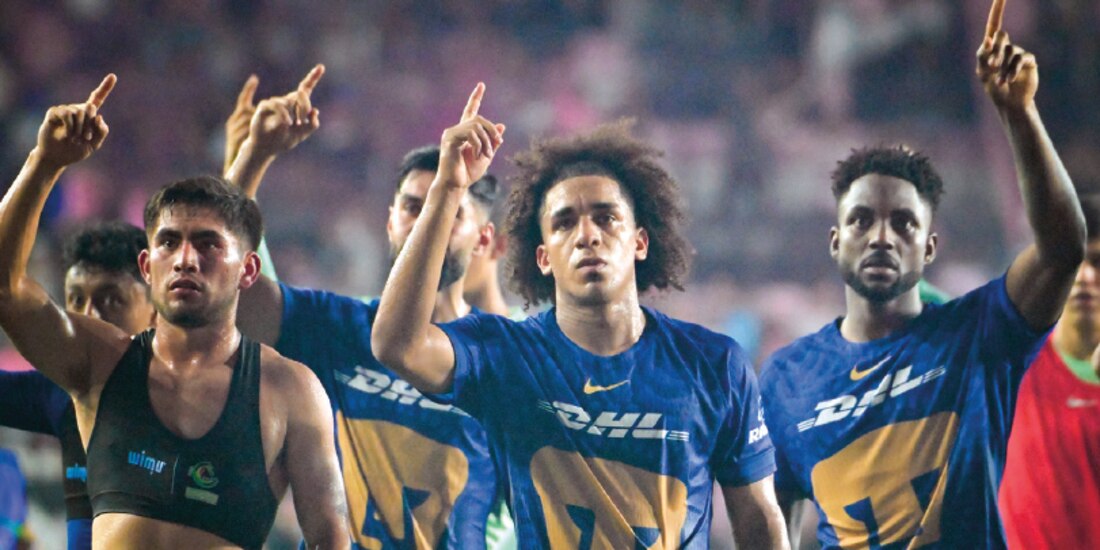 Jugadores de Pumas agradecen a su afición, anoche