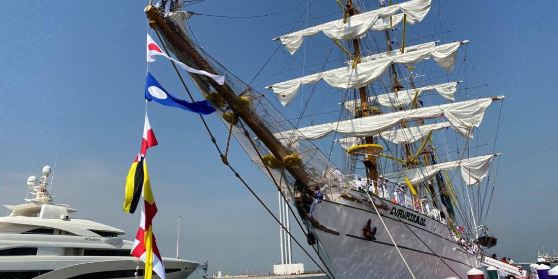 Navega Buque Escuela Cuauhtémoc 14 mil kilómetros para lucirse en Dubái.