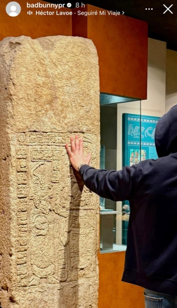 Bad Bunny toca pieza en el Museo de Antropología y crea polémica