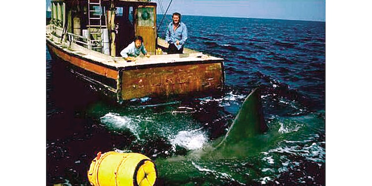 ESCENA de la película estadounidense Tiburón