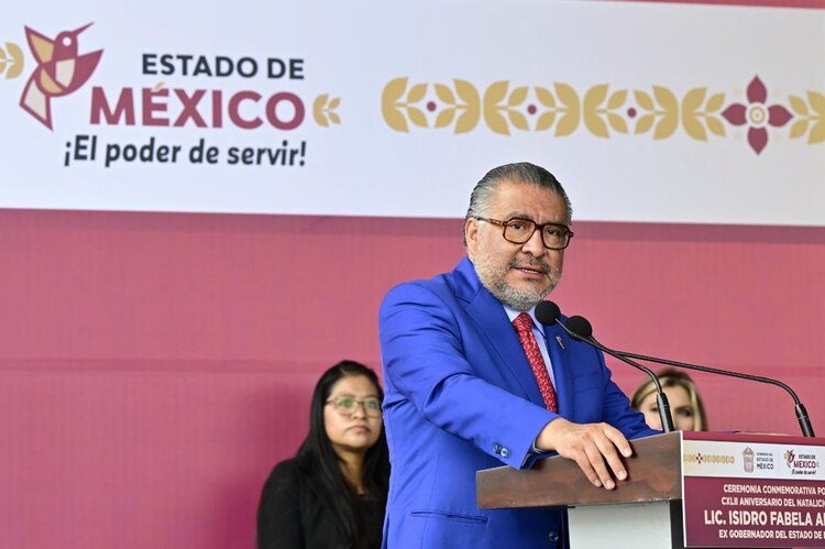 Ceremonia de Cívica por el CXLII natalicio de Isidro Fabela Alfaro.