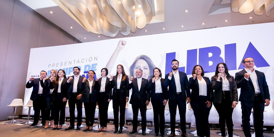 Equipo de campaña de Libia Dennise García.