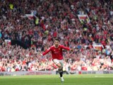 Cristiano Ronaldo celebra su tercer gol con el Manchester United ante el Norwich City en la Premier League.