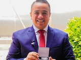 Janecarlo Lozano recibe reconocimiento como Egresado Destacado del IPN.