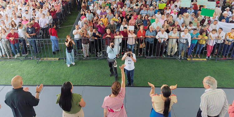 Evento de la jefa del Ejecutivo en Colima repleto de simpatizantes.