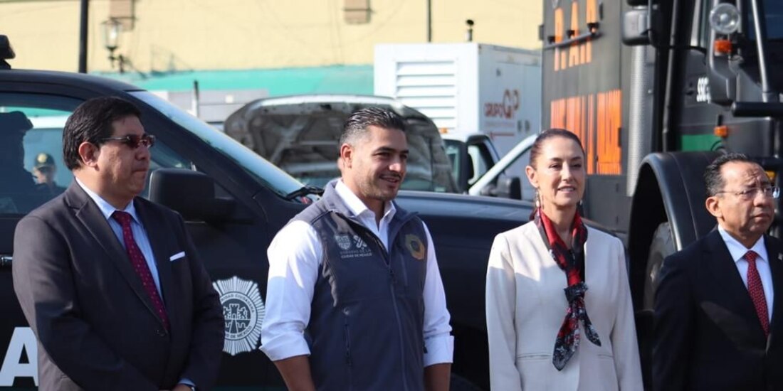 La jefa de Gobierno con el alcalde de Xochimilco y el titular de la SSC, ayer.