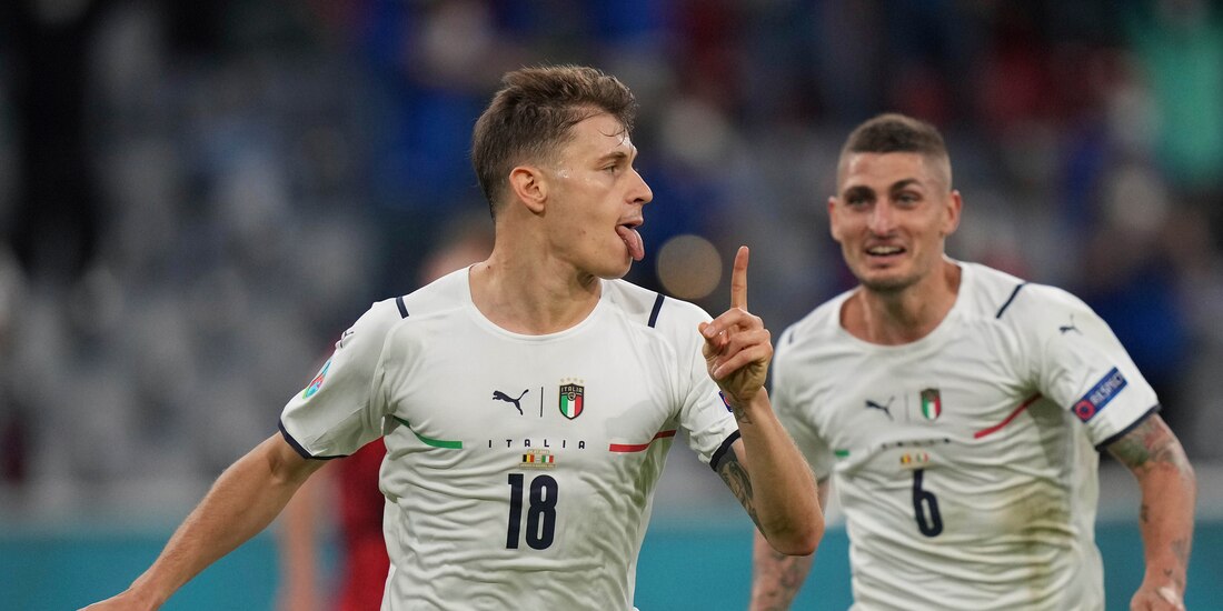 Jugadores de Italia celebran un gol ante Bélgica en la Eurocopa 2021