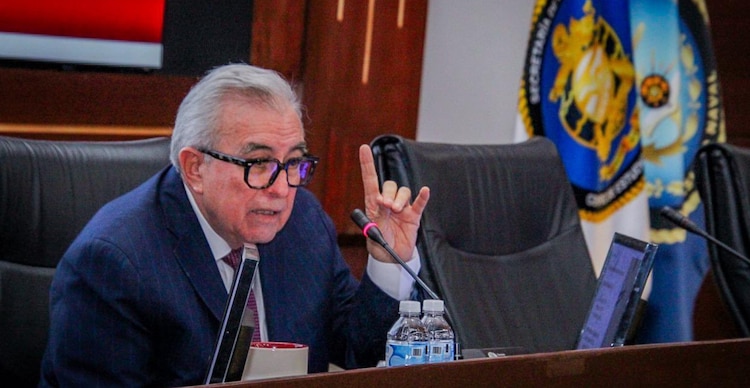 Rubén Rocha Moya, durante su participación en la Maestría en Seguridad Nacional de la Universidad Naval