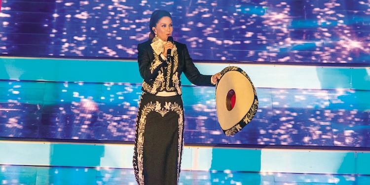 Lucero fue de las más ovacionadas en el espectáculo.