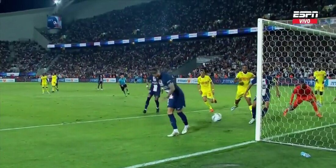 Sergio Ramos anotó el tercer gol del PSG en la Supercopa de Francia
