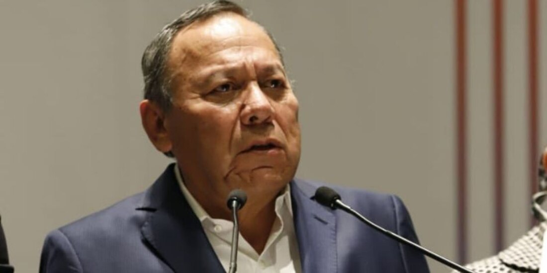 El dirigente nacional del PRD, Jesús Zambrano..