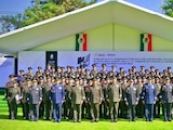 El Subsecretario de la Defensa Nacional, General Enrique Martínez López, entregó las constancias a los oficiales graduados.