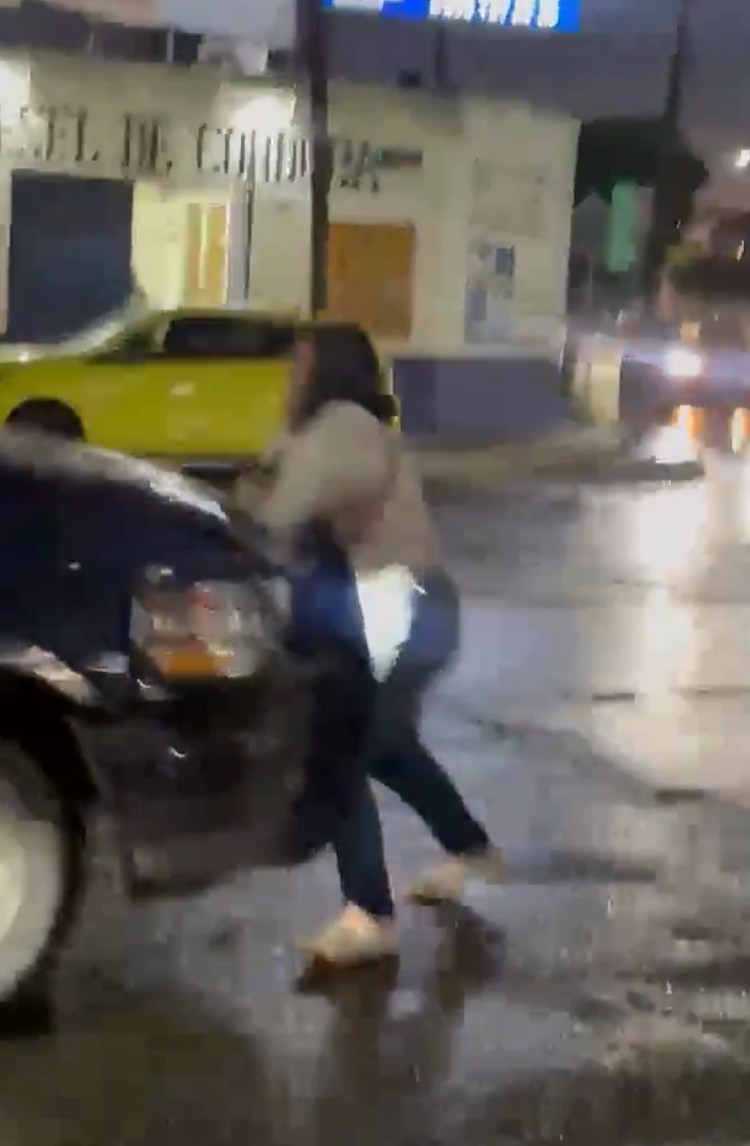 Conductor atropella a mujer en Tehuacán, Puebla.