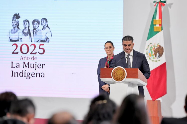 El titular de la SSPC al dar el informe.