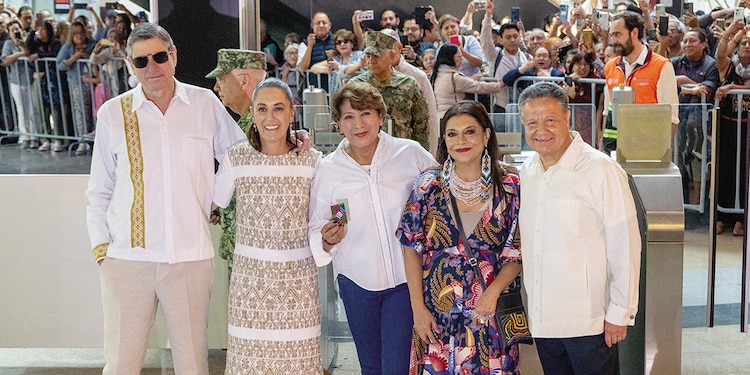 La Presidenta, con su esposo y los mandatarios de Edomex, CDMX e Hidalgo.