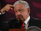 Anuncia AMLO a maestros acceso a servicios gratuitos en hospitales del IMSS-Bienestar.