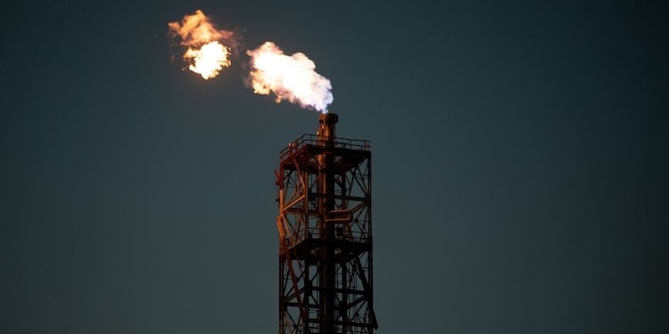 Permisos de importación y exportación de petrolíferos e hidrocarburos.