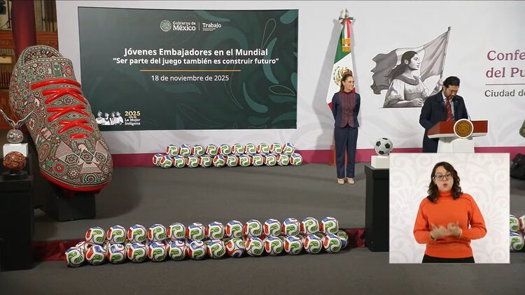 El Secretario del Trabajo federal en Palacio Nacional.