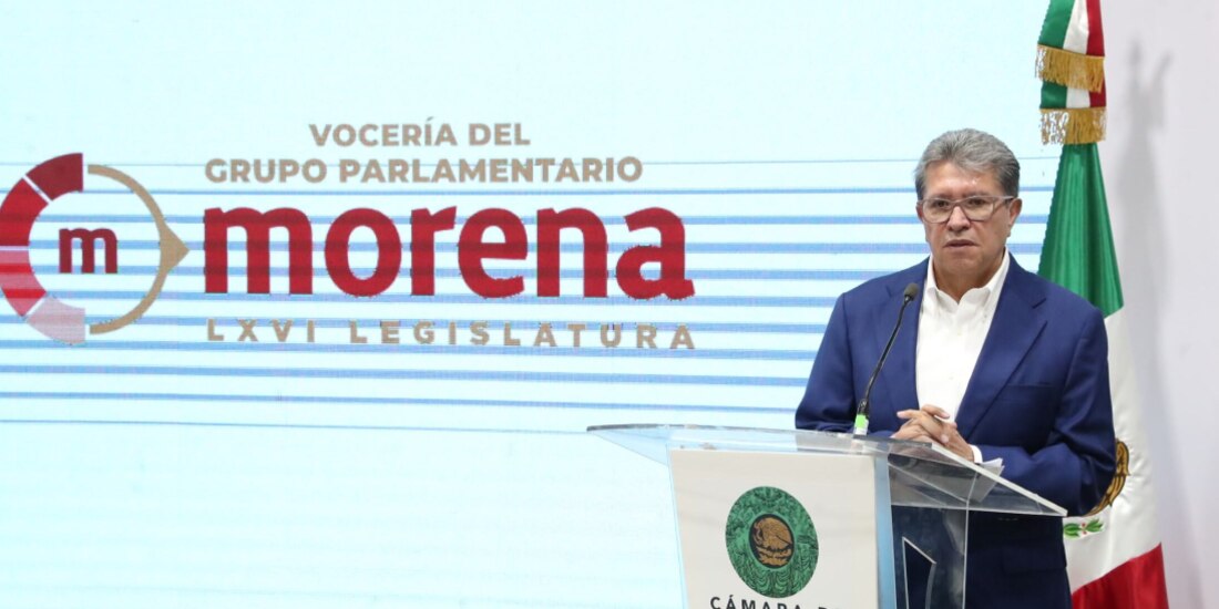 El coordinador de diputados de Morena, Ricardo Monreal, ayer, en conferencia.