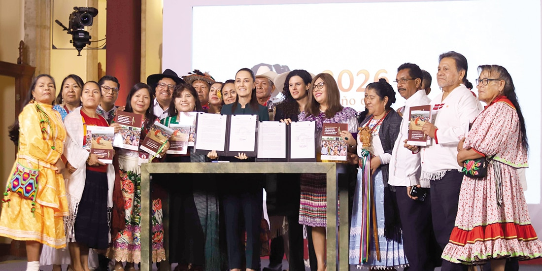 FORMALIZACIÓN de la propuesta constitucional en Palacio Nacional, ayer.