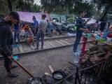 Campamento de indocumentados, ayer, cerca de Misterios, en la CDMX.