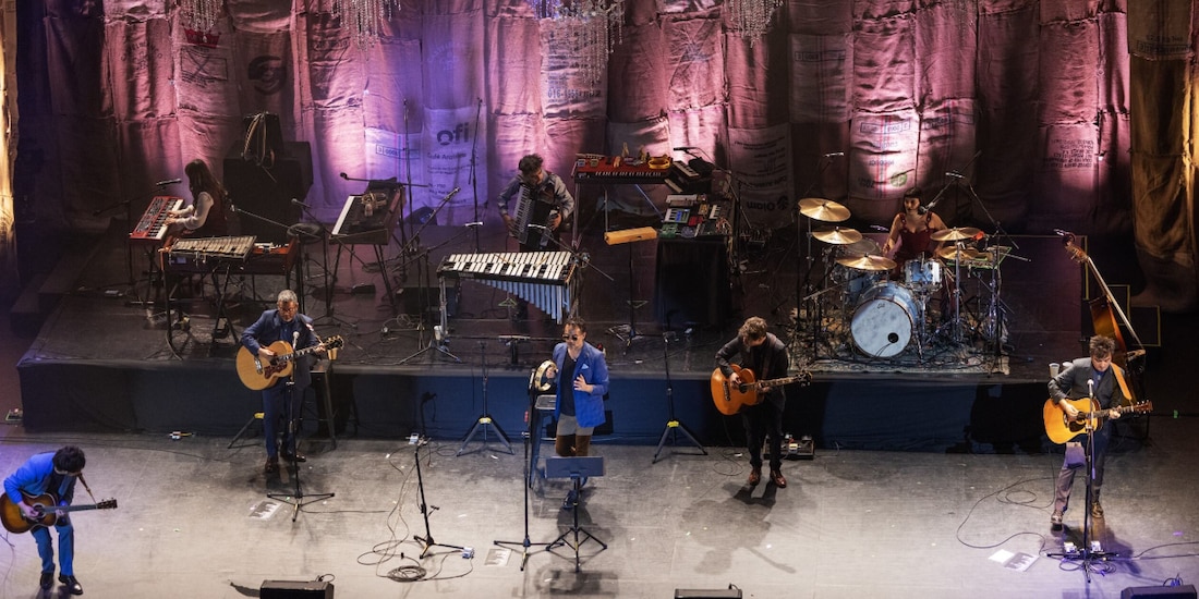 La banda, ayer en el Teatro Metropólitan.