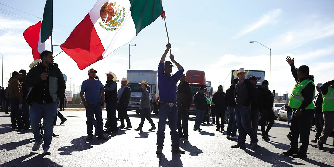 Productores de Chihuahua bloquearon 3 días los puentes internacionales de Ciudad Juárez, Zaragoza y Tornillo, el 5 de diciembre.