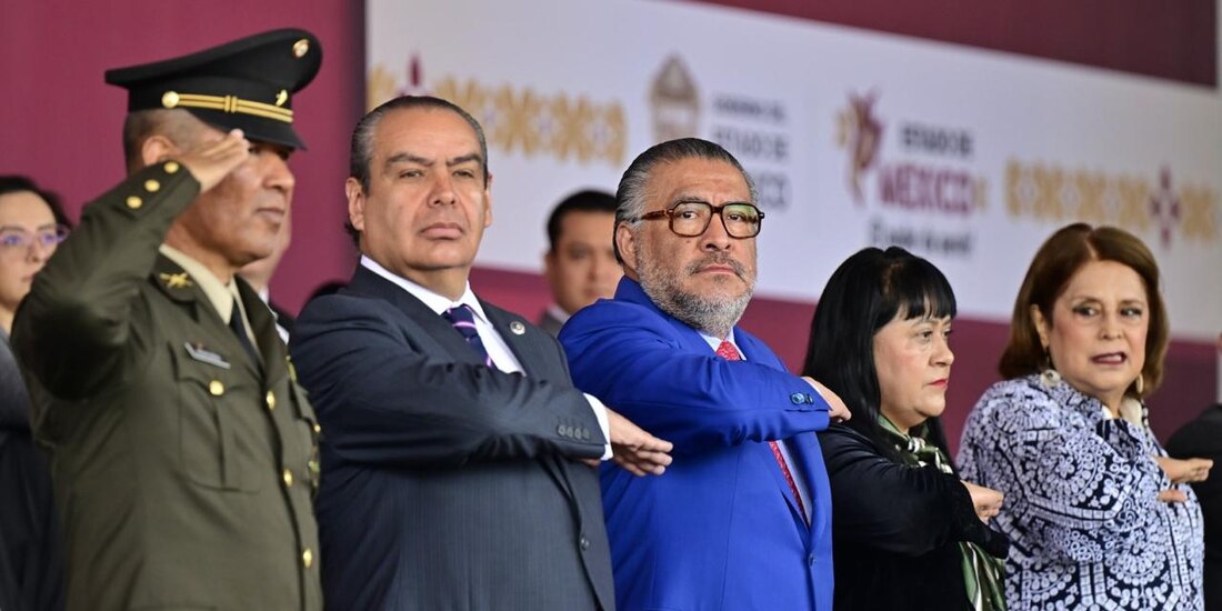 “Hoy, los ideales de Isidro Fabela están más vigentes que nunca y es por eso que estamos aquí, para tender la mano a toda esta región del estado, tender la mano a Atlacomulco, a su gente y a su clase política”, señaló el Secretario Horacio Duarte Olivares.