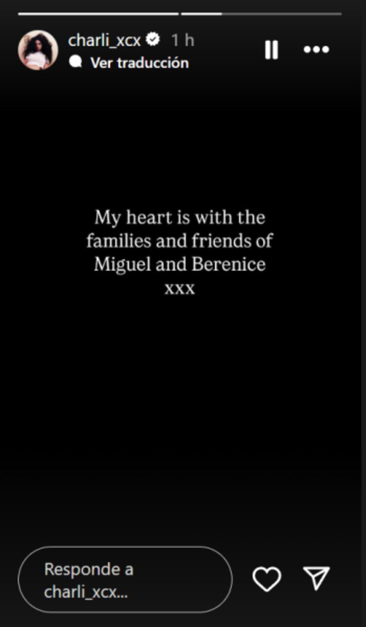 La cantante envía un mensaje a las familias de Berenice y Miguel Ángel, los fotógrafos que murieron ayer en el AXE Ceremonia.