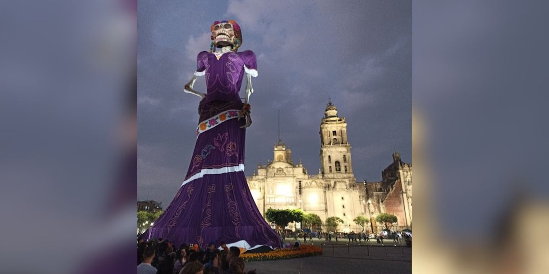 Megaofrenda de Día de Muertos