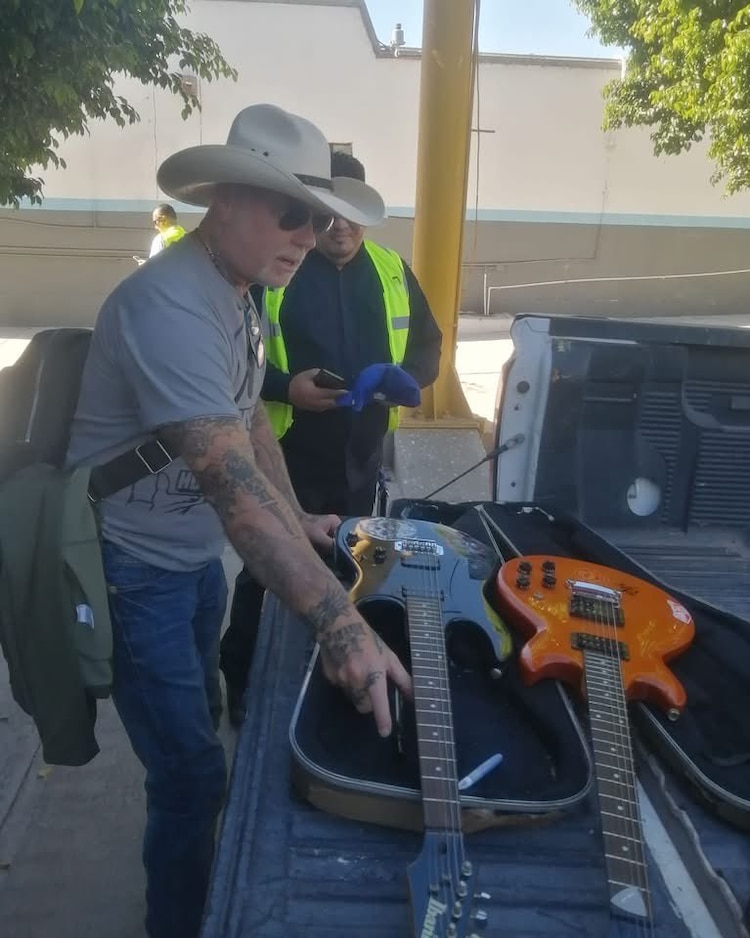 James Hetfield convivió con fans en su visita a Sonora