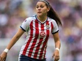 La jugadora de las Chivas en un partido.
