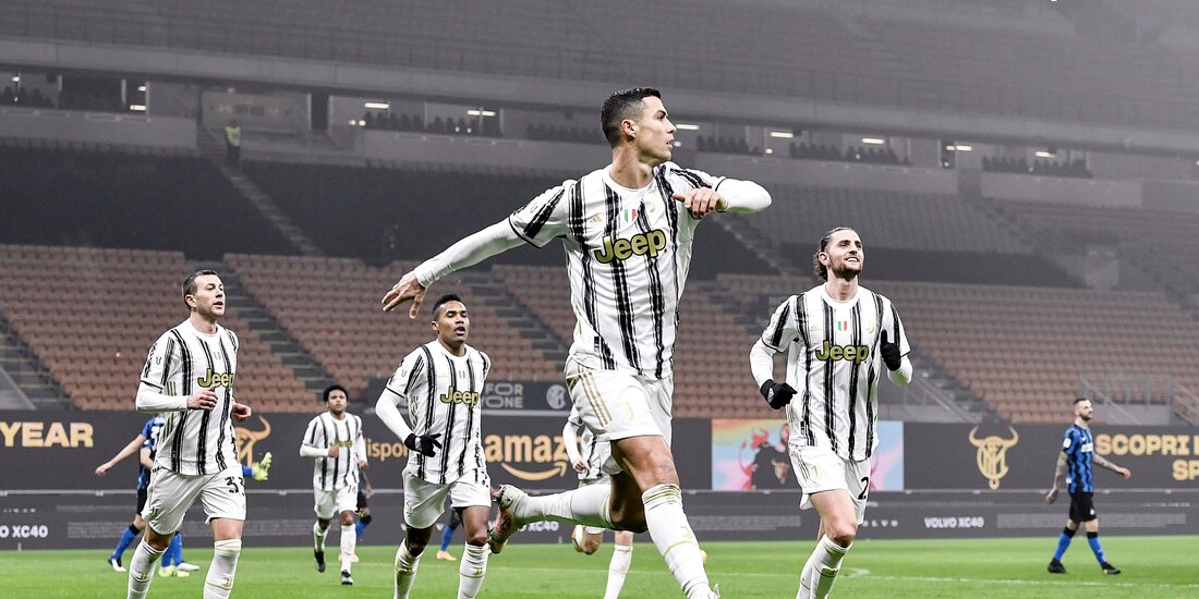 Cristiano Ronaldo celebra uno de sus goles ante el Inter de Milán en la Copa de Italia