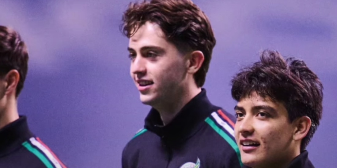 Los jóvenes talentos mexicanos también "compiten" fuera de la cancha con sus autos de lujos.