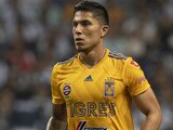 Carlos Salcedo es actualmente jugador de los Tigres de la UANL.