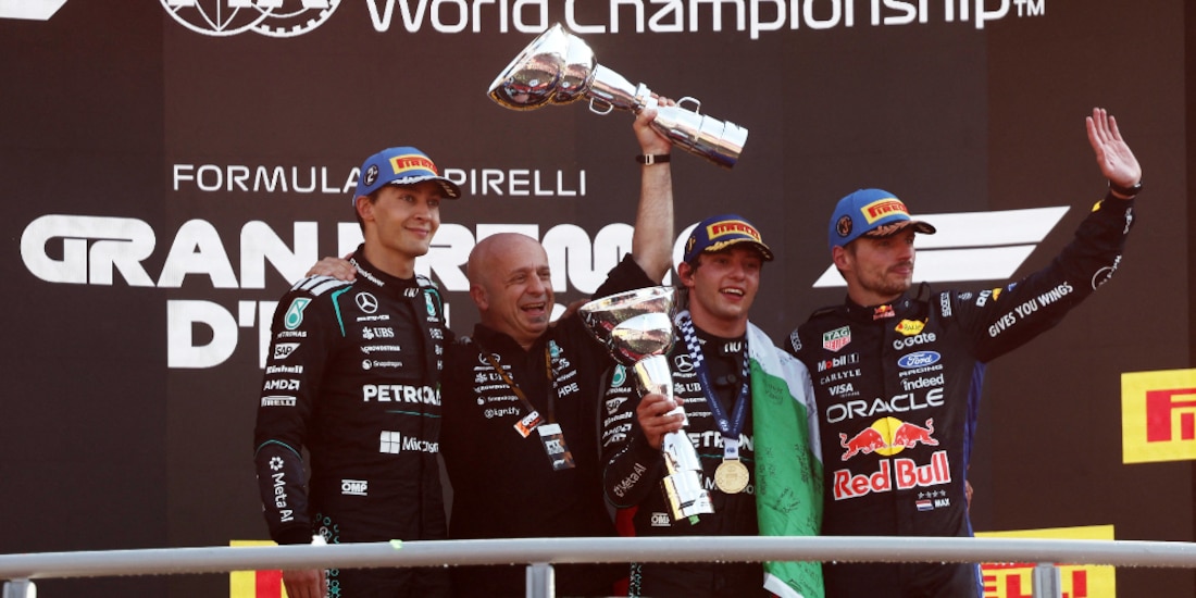 Andrea Kimi Antonelli festeja su victoria en casa.