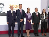 Funcionarios públicos y privados en la Mañanera en Palacio Nacional.